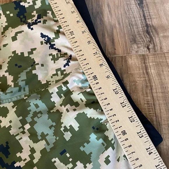 Tachuntfish Men’s Tachuntfish THF athletic shorts in digital camouflage print. - Picture 6 of 6